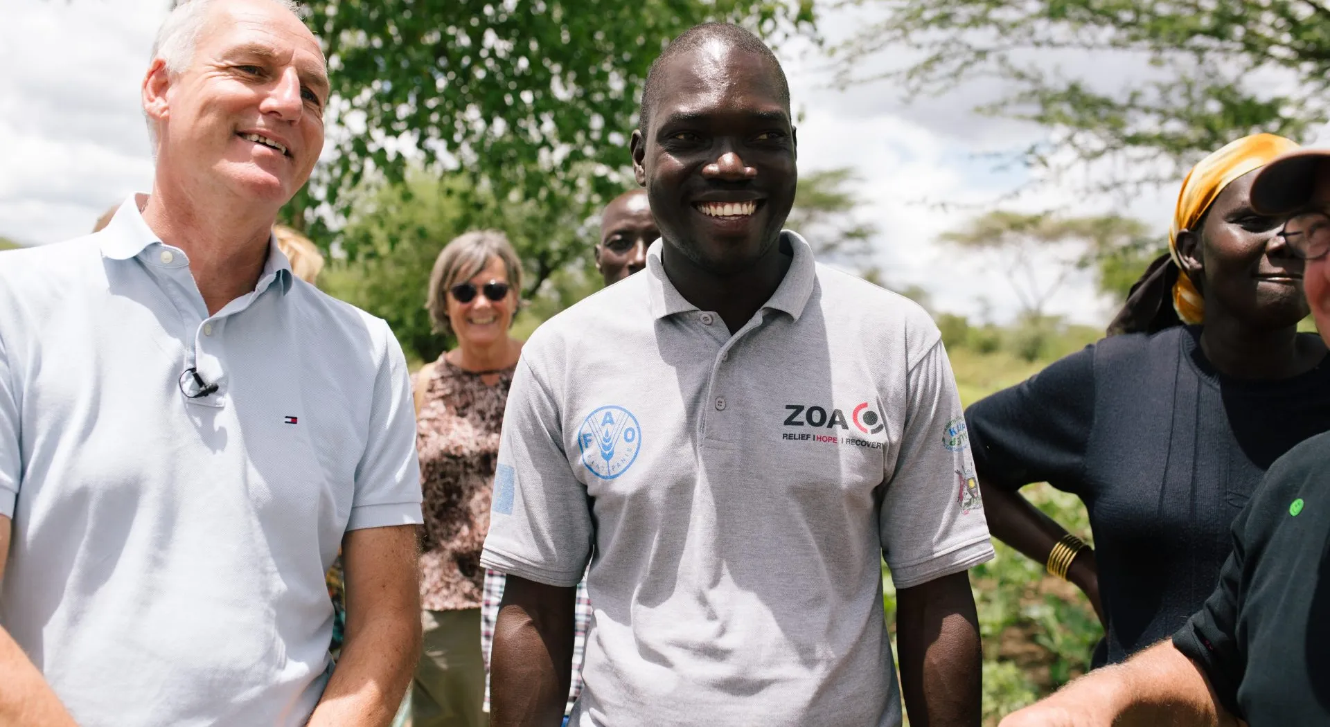 Arbeiten bei ZOA: ZOA-Mitarbeiter lachen