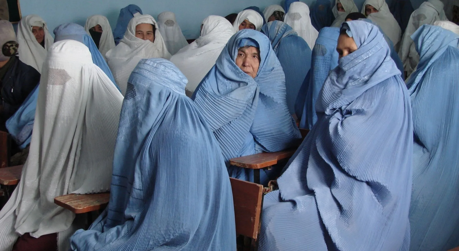 Afghanistan: Gruppe verhüllter Frauen