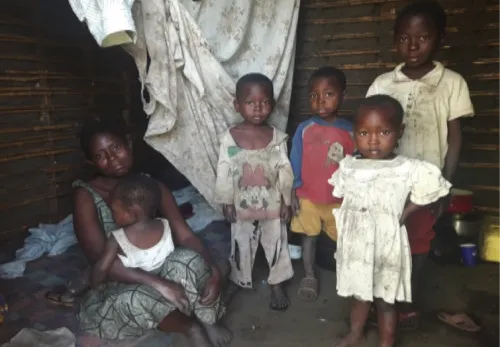 Kavira mit ihrer Familie