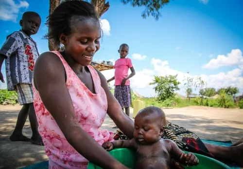 Südsudan: Susan mit ihren drei Kindern